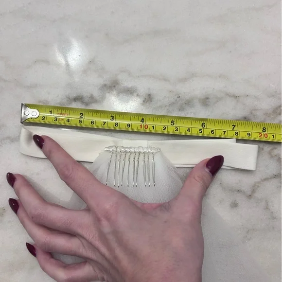 Show Me Your MuMu White Ari Bow Veil - Picture 12 of 13